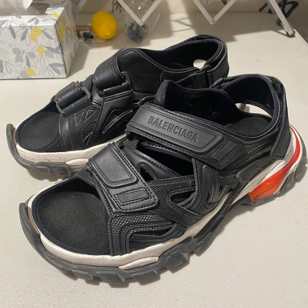 Balenciaga men’s sandals red strip style no box 90% new